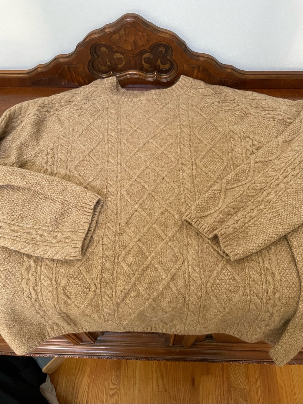 Women’s large cable knit sweater Vince Camuto beige neutral